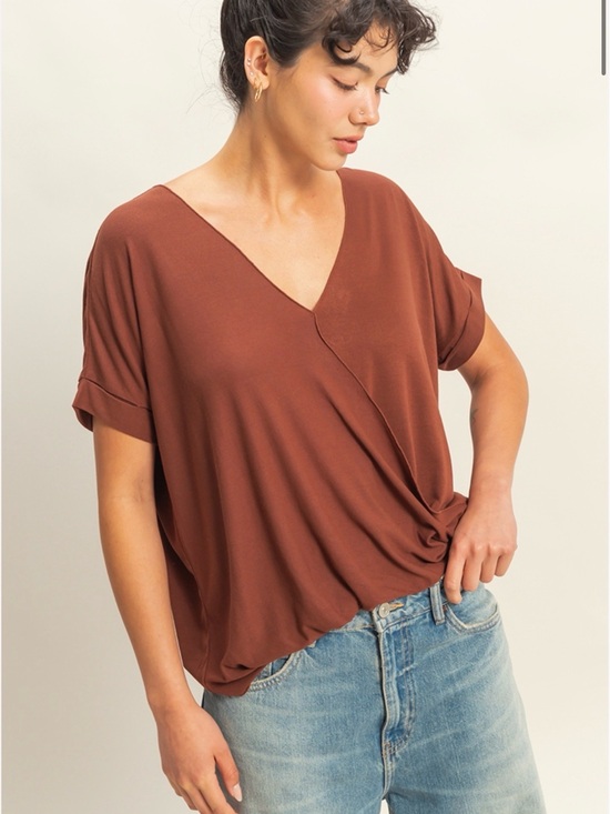 Twist-Front V-Neck Short Sleeve Top In Rust - Nwt - Small